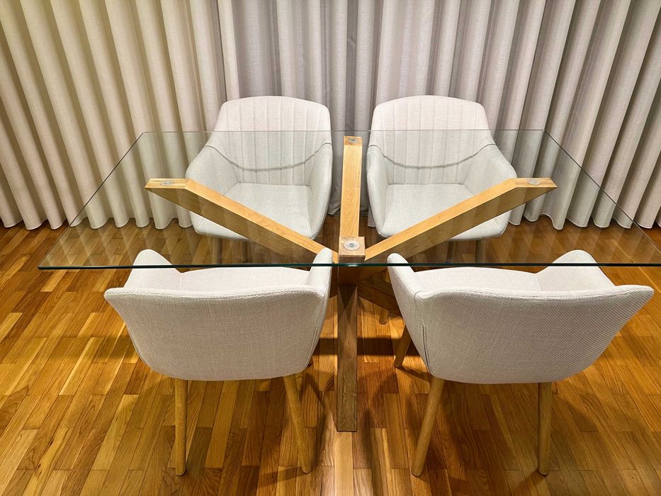 Conjunto Mesa de Jantar + Cadeiras