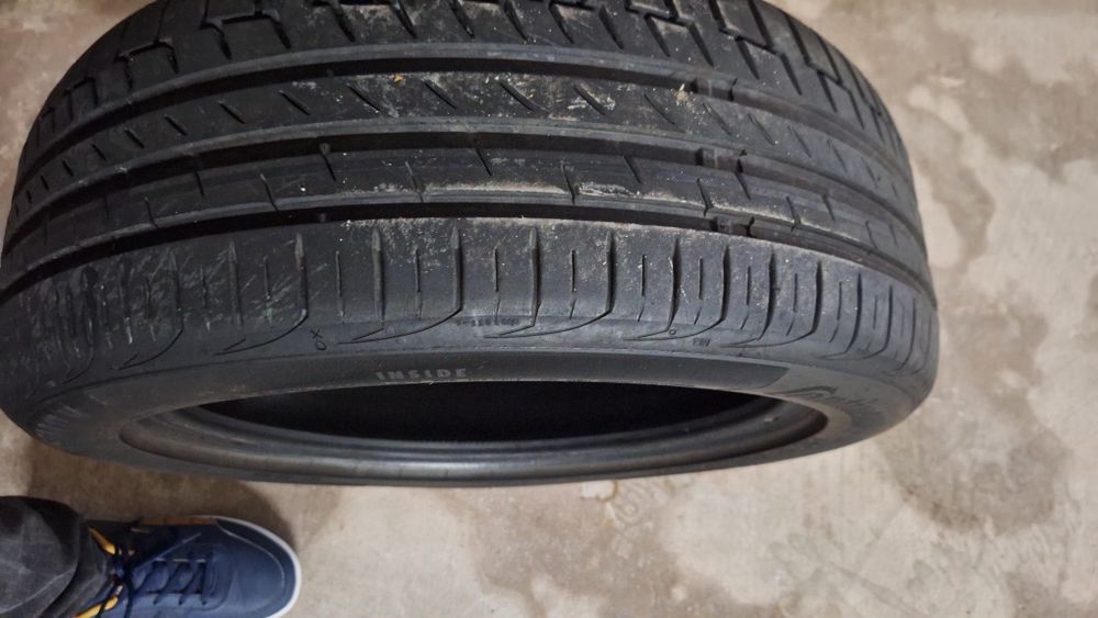 Pneu  Continental  205/50 R17 V