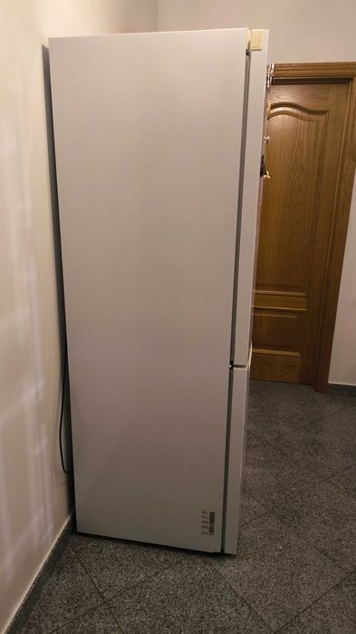 Frigorífico Samsung 290 L NoFrost RB29FSRNDWW