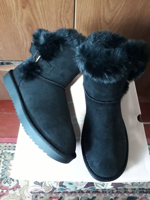 Продаю Уггі - зимові