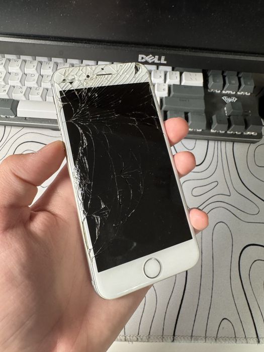Iphone 6s на запчастини або під відновлення