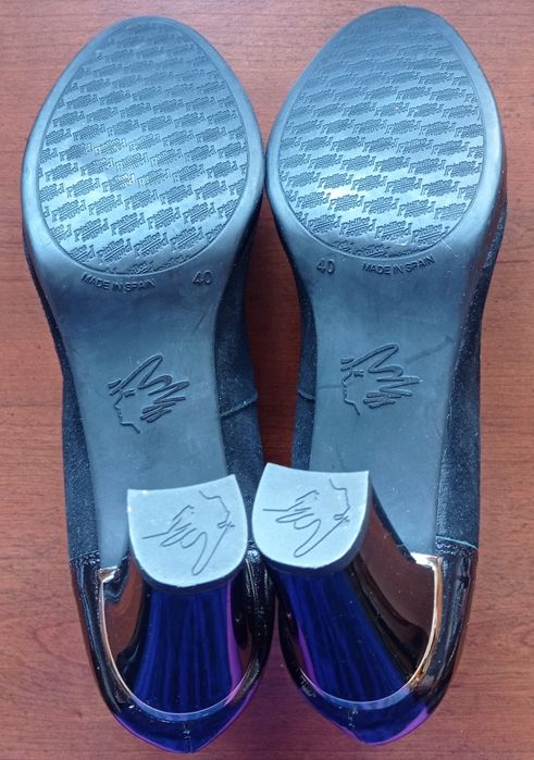 Eleganckie czółenka Pitillos 40