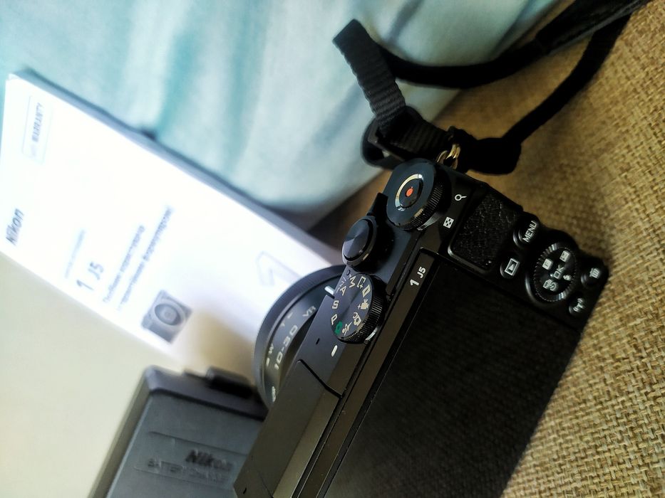 фотоапарат Nikon J5