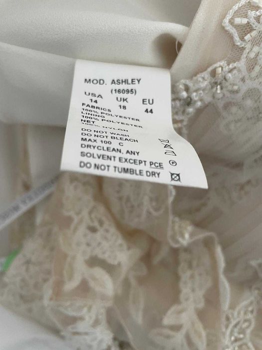 Vestido de noiva em bom estado