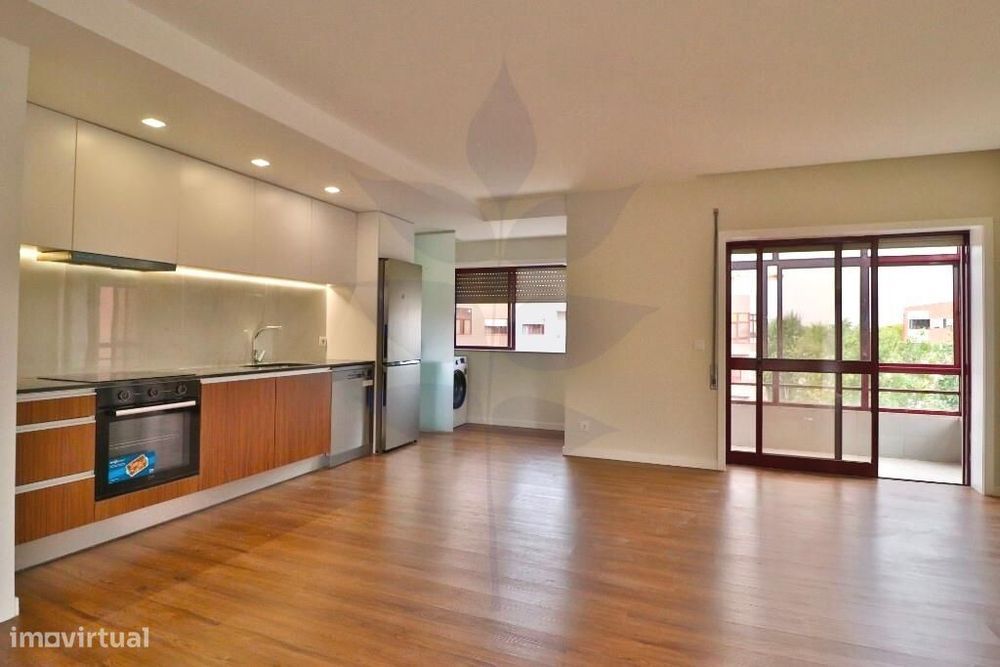 Venda Apartamento T3 Renovado - São José de São Lázaro