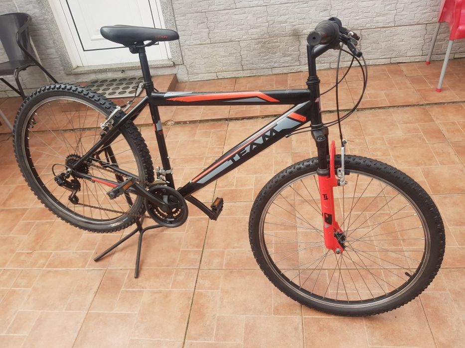 Bicicleta de adulto roda 26 nada a fazer pronta a rolar sem problemas