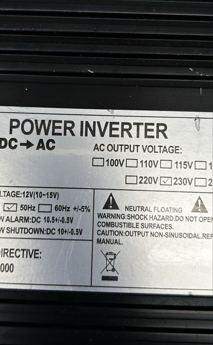 Awaryjny zasilacz UPS przetwornica