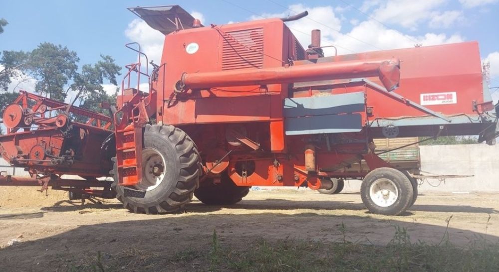 Kombajn zbożowy bizon z56 super