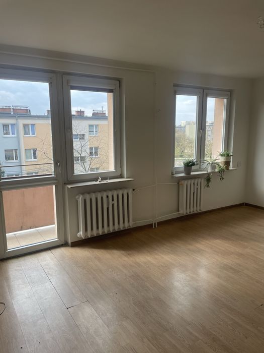Mieszkanie  -3 pokoje  57m2. 4pietro