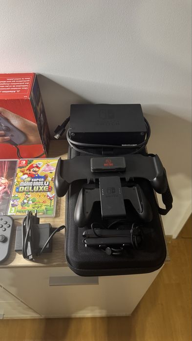 Nintendo Switch v2 – Stan idealny! 4 gry + dodatkowe akcesoria