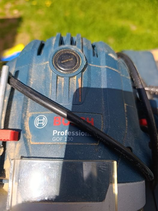 Фрезер Bosch GOF120