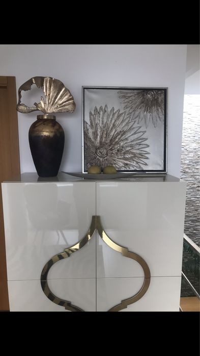 Quadro em tons dourado novo