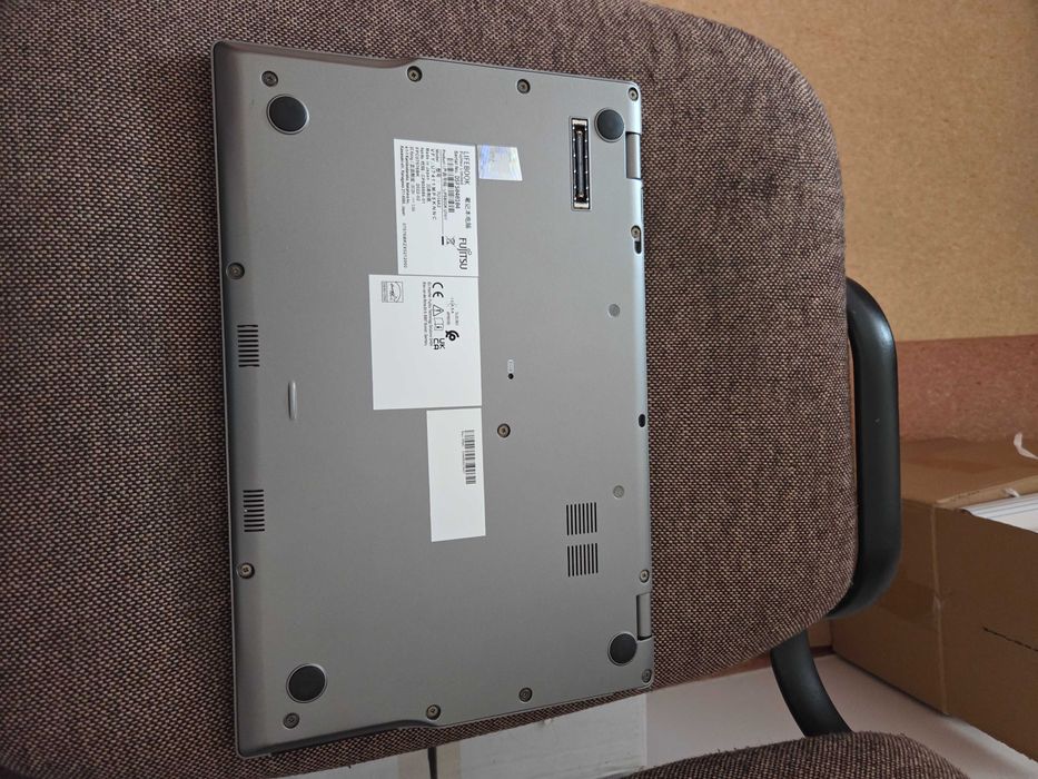 Fujitsu Lifebook U | i5-1135G7 |8 GB|256 SSD| 14" bardzo lekki