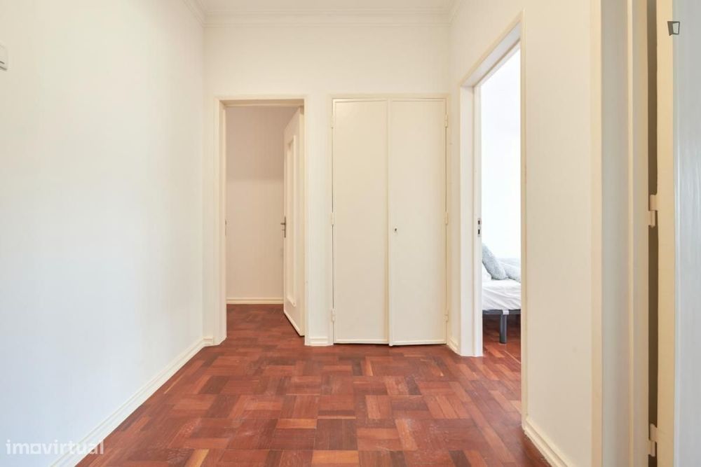 Quarto - localizado em Entrecampos Lisbon