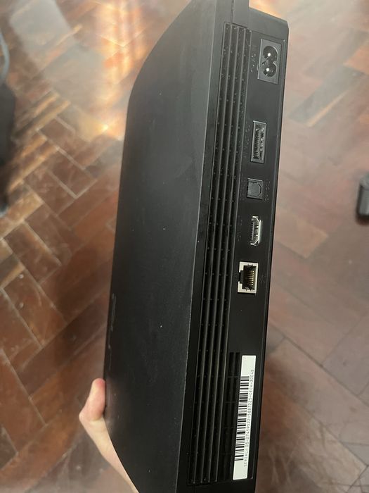 Playstation 3 completo com 1 comendo e 2 jogos