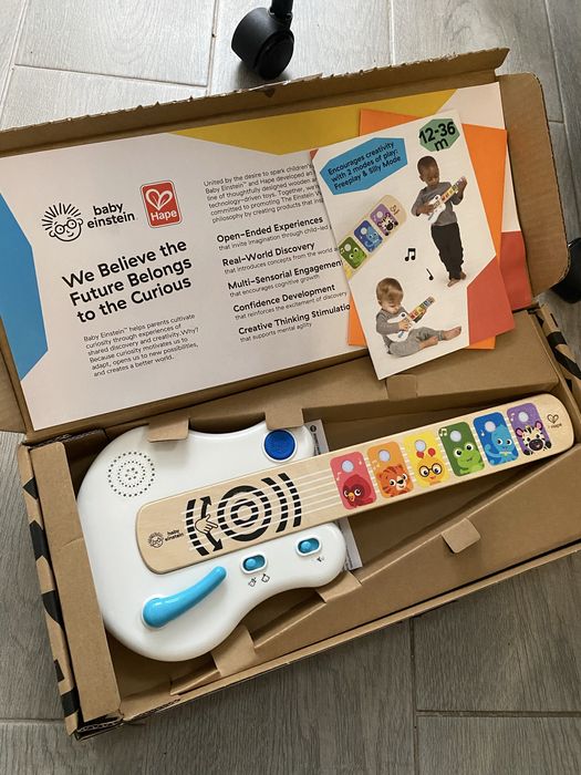 Музикальна іграшка гітара baby einstein