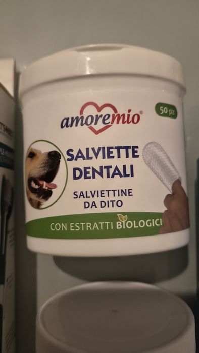 Lote de produtos de higiene e limpeza para cão.