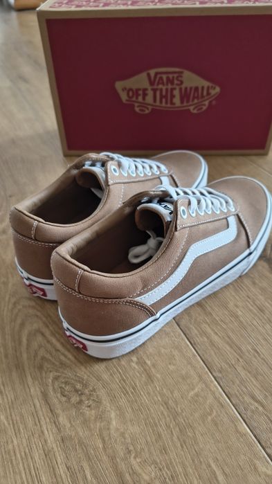 Nowe sneakersy Vans Ward r. 40