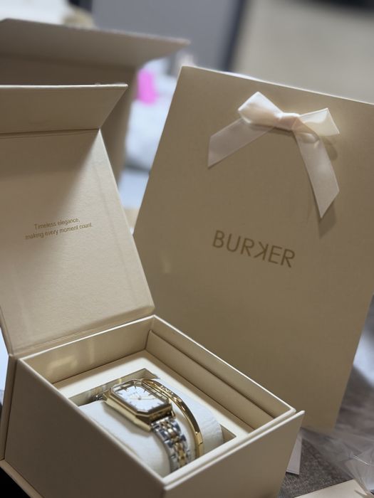 годинник Burker.