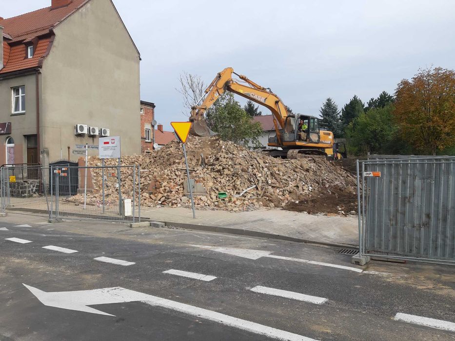 Rozbiórki, kruszenie gruzu, wynajem kruszarki, przesiewacza