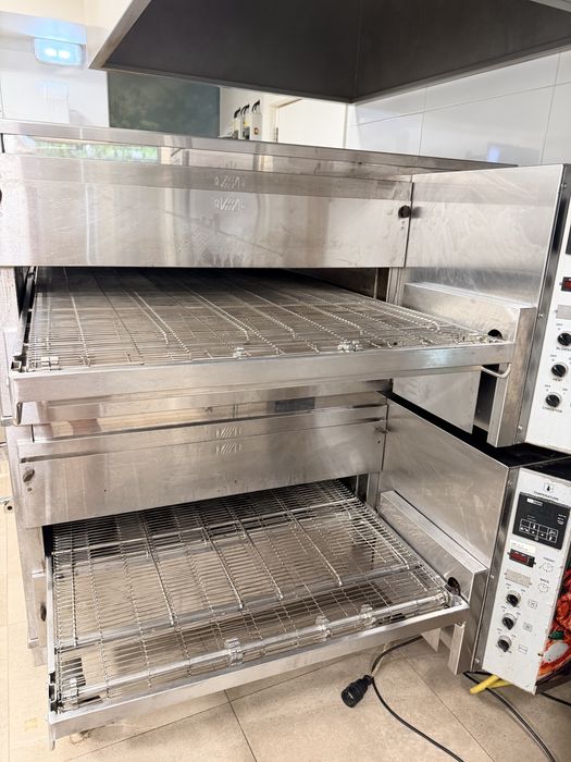 Forno de esteira duplo
