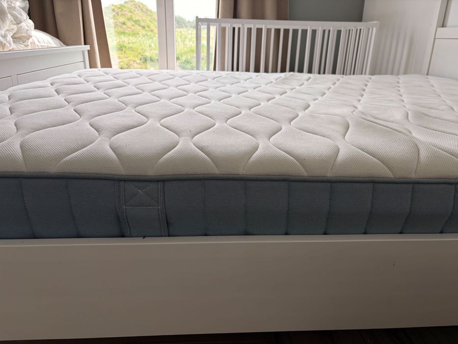Łóżko IKEA HEMNES 160x200 białe + Materac VÅGSTRANDA | Zestaw