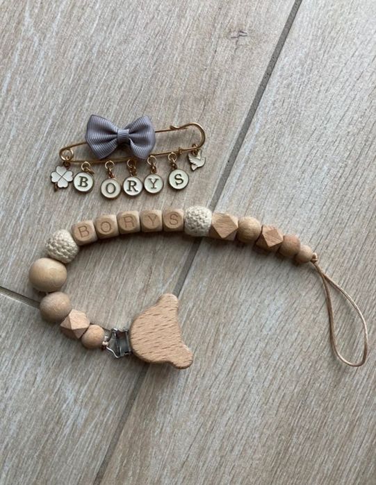 Broszka do wózka + łańcuszek do smoczka