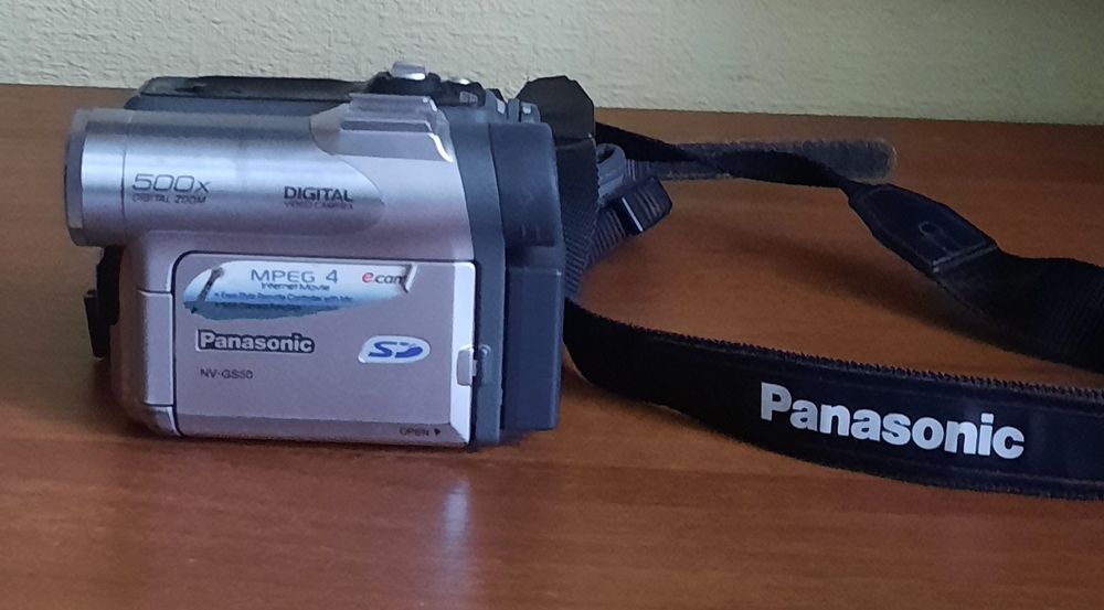 Видеокамера Panasonic NV- GSSOEN