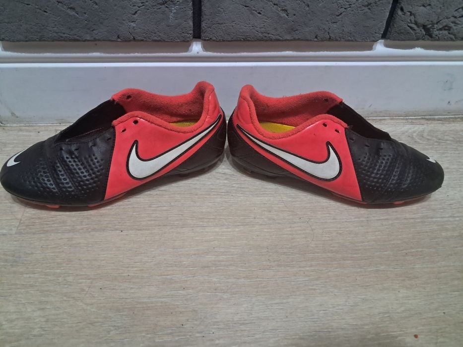 Buty do gry w piłkę korki Nike roz.36,5