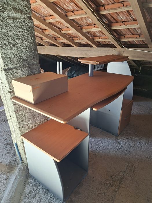 Secretária de quarto ou escritório