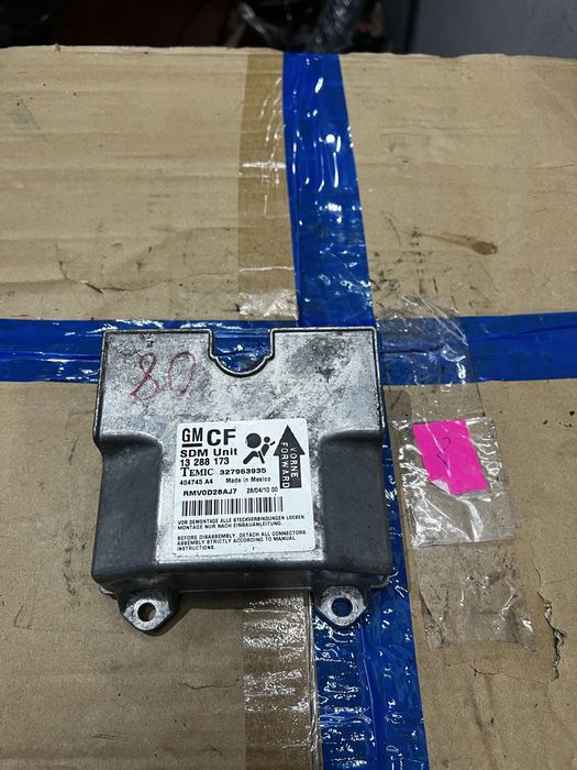 Модуль сенсор подушек AirBag 13288173 Opel Zafira B
