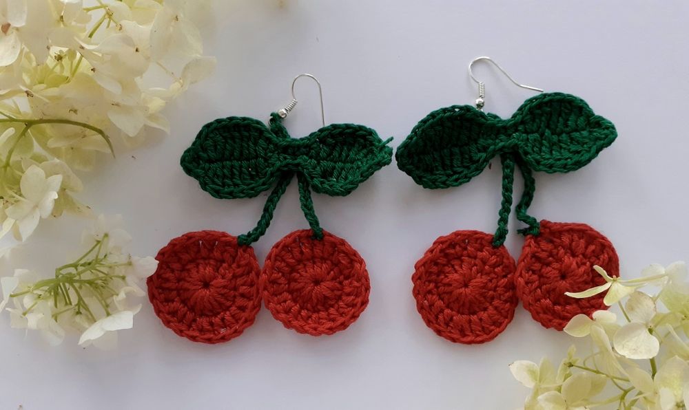 Kolczyki wiśnie ręcznie robione na szydełku hand made