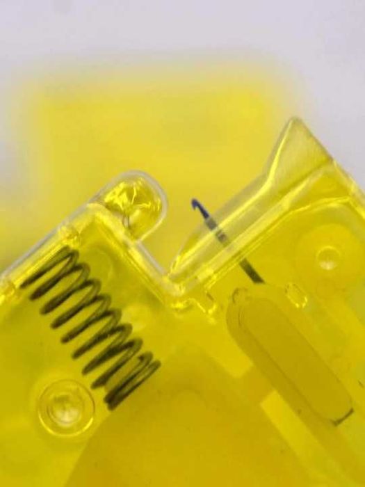 Não consegue enfiar a linha na agulha? Solução. Ótima prenda avós