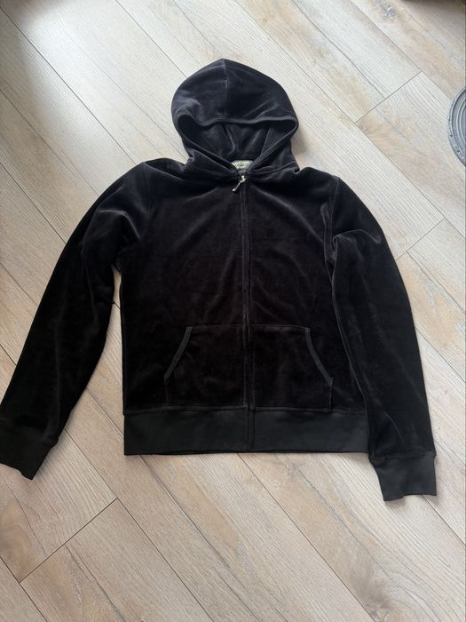 Czarny dres polarowy