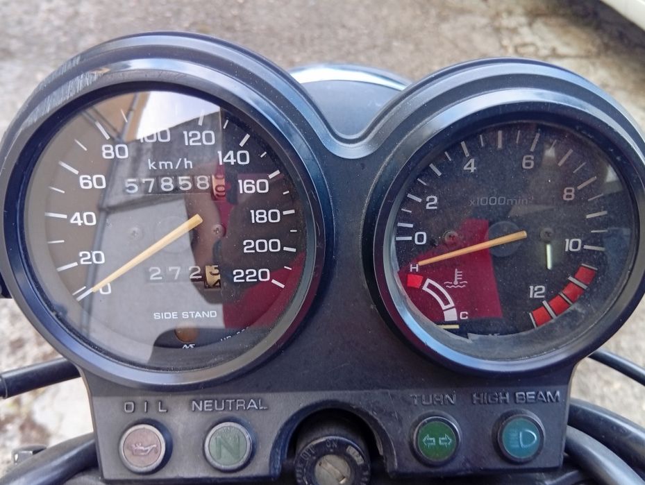 Vendo CB 500 custom.
