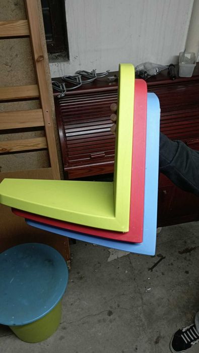 Kolorowe dziecięce półki na książki na ścianę (zestaw 3 sztuki) (Ikea)