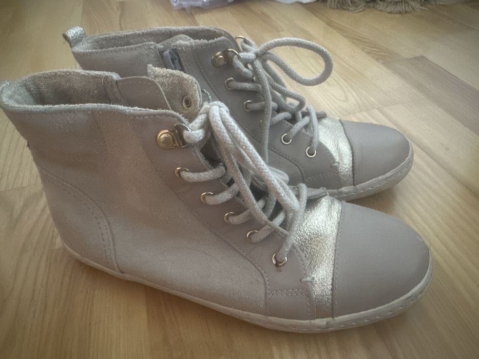 Стильні кеди , ботінки