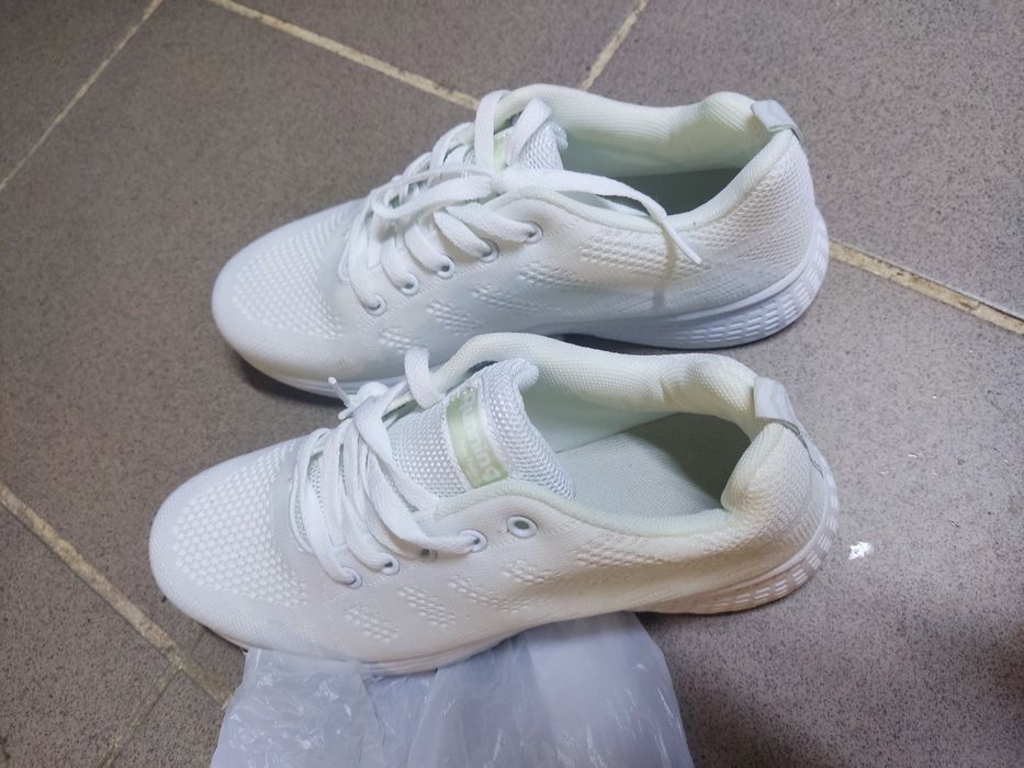 Białe adidasy r 39 nowe