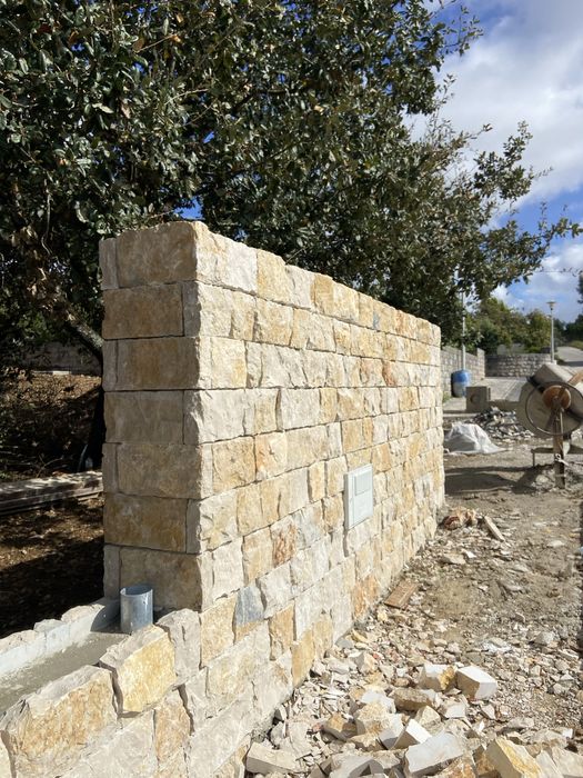 Pedra para forrar muro