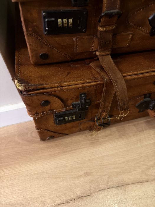 Vendo malas antigas em couro (conjunto ou separadas)