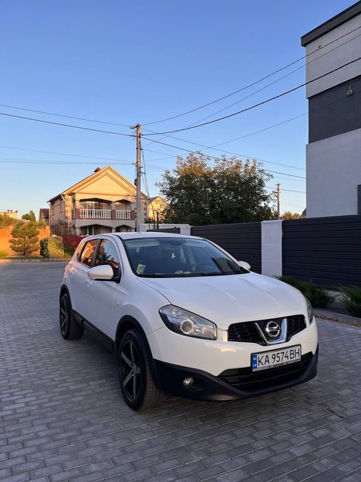 Продам  Nissan 2012 ТЕРМІНОВО