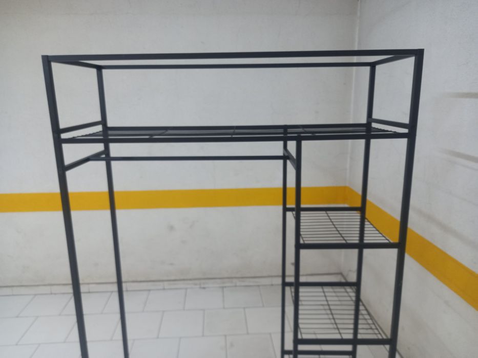 Roupeiro  aberto tipo arara