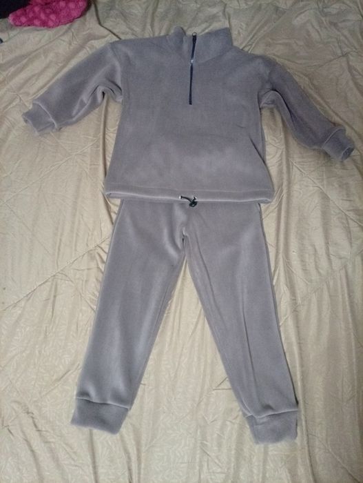 Новий костюм, розмір 116-122 см