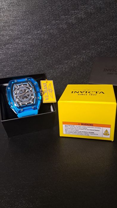 Invikta Racing Cyclone годинник новий з США
