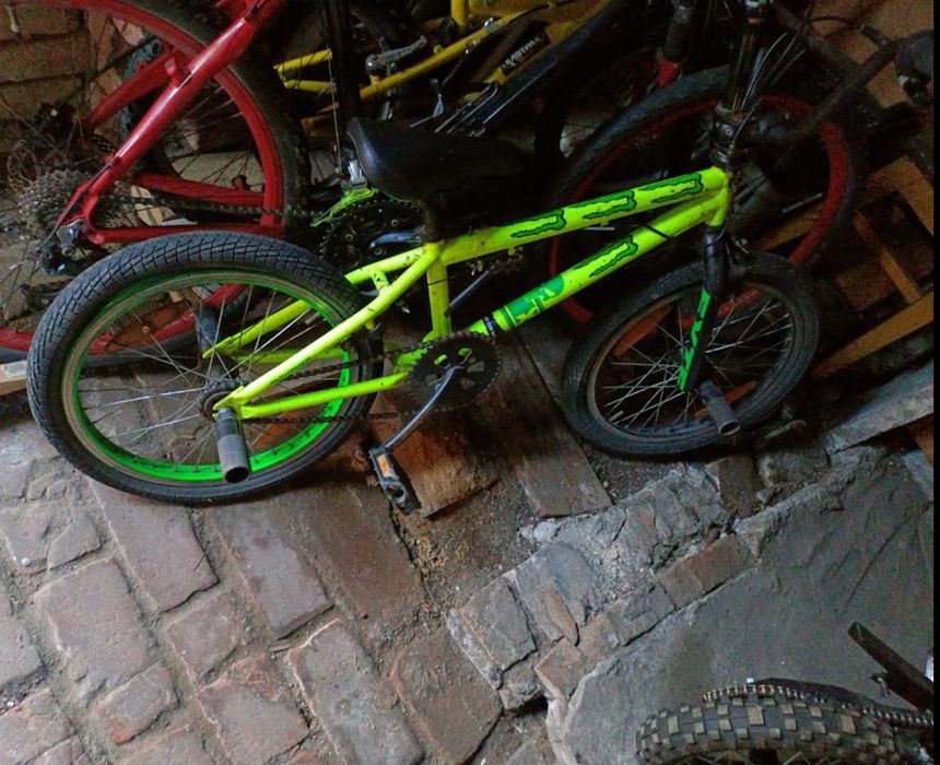 BMX pegi z przodu i z tyłu