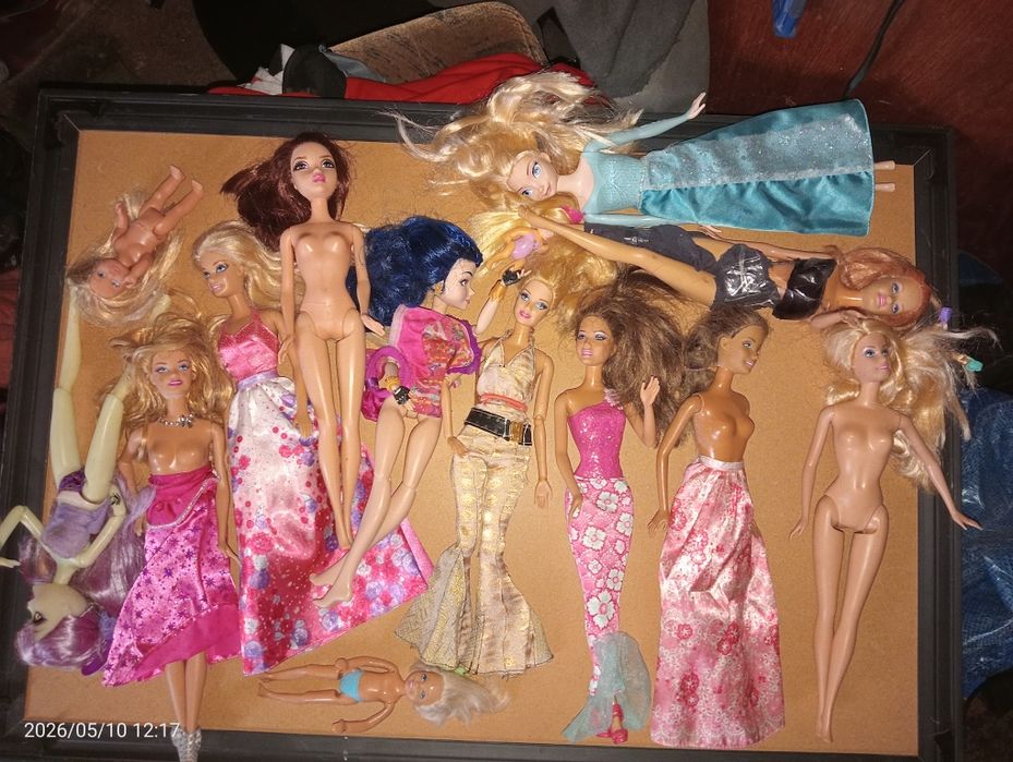Zestaw lalek 14 sztuk z serii Barbie używane+ gratis