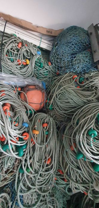 Redes, cordas, chumbo e cortiças