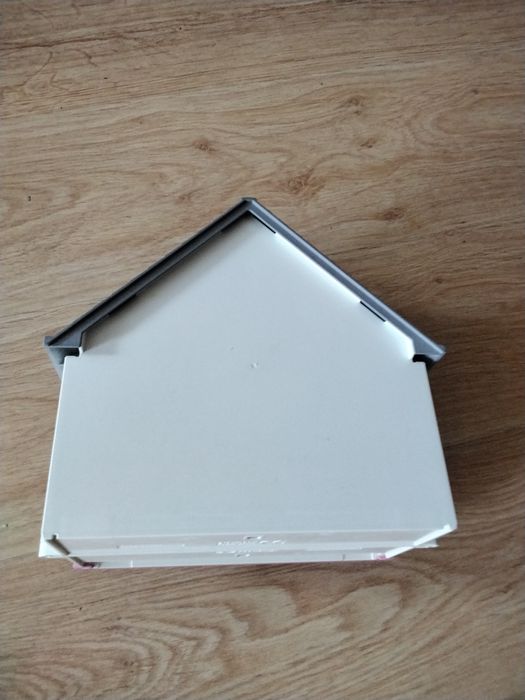 Skladany sklep z odzieżą dla dzieci