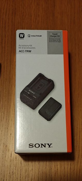 ZESTAW ACC-TRW,  Ładowarka SONY BC-TRW i akumulator SONY NP-FW50