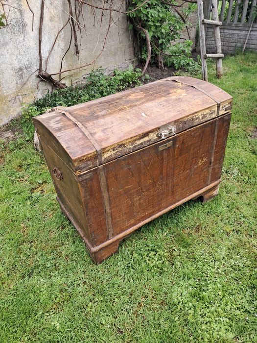 Drewniana antyczna duża skrzynia/kufer